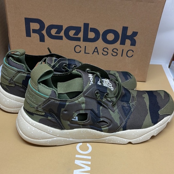 BNIB Men’s  REEBOK CLASSIC FURYLITE SR in The GreenFlower (Camouflage) - Picture 4 of 10
